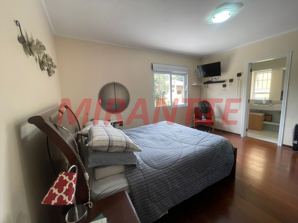 Sobrado de 172m² com 3 quartos em Horto Florestal