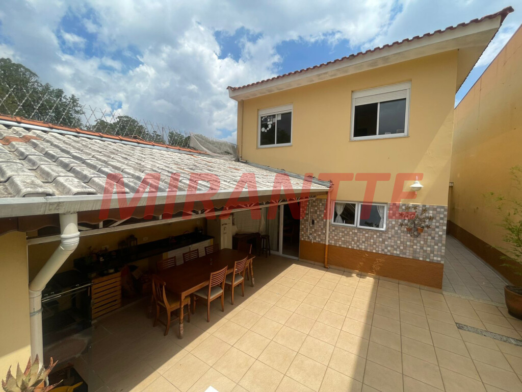 Sobrado de 172m² com 3 quartos em Horto Florestal