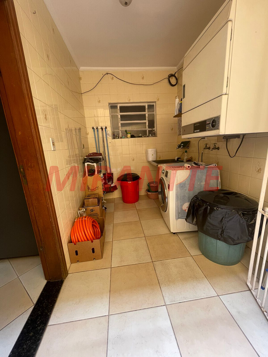 Sobrado de 172m² com 3 quartos em Horto Florestal