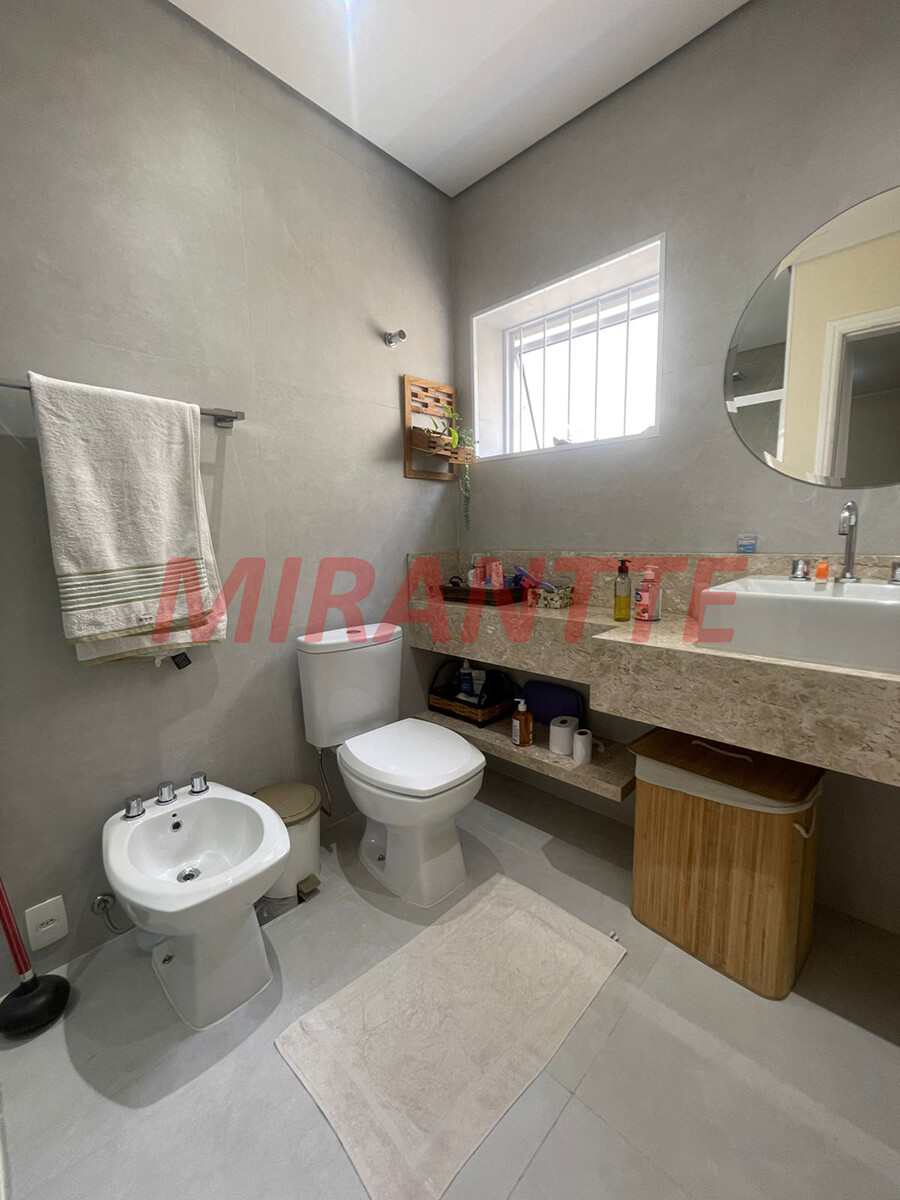 Sobrado de 172m² com 3 quartos em Horto Florestal