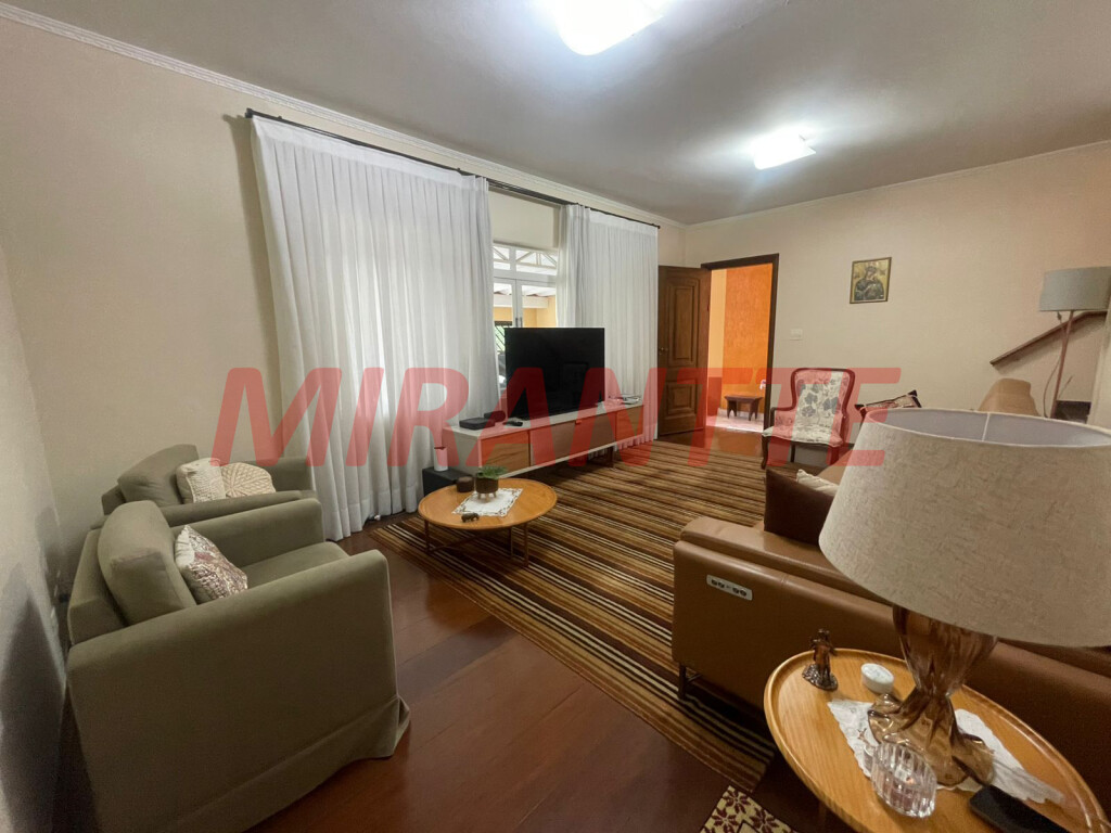 Sobrado de 172m² com 3 quartos em Horto Florestal