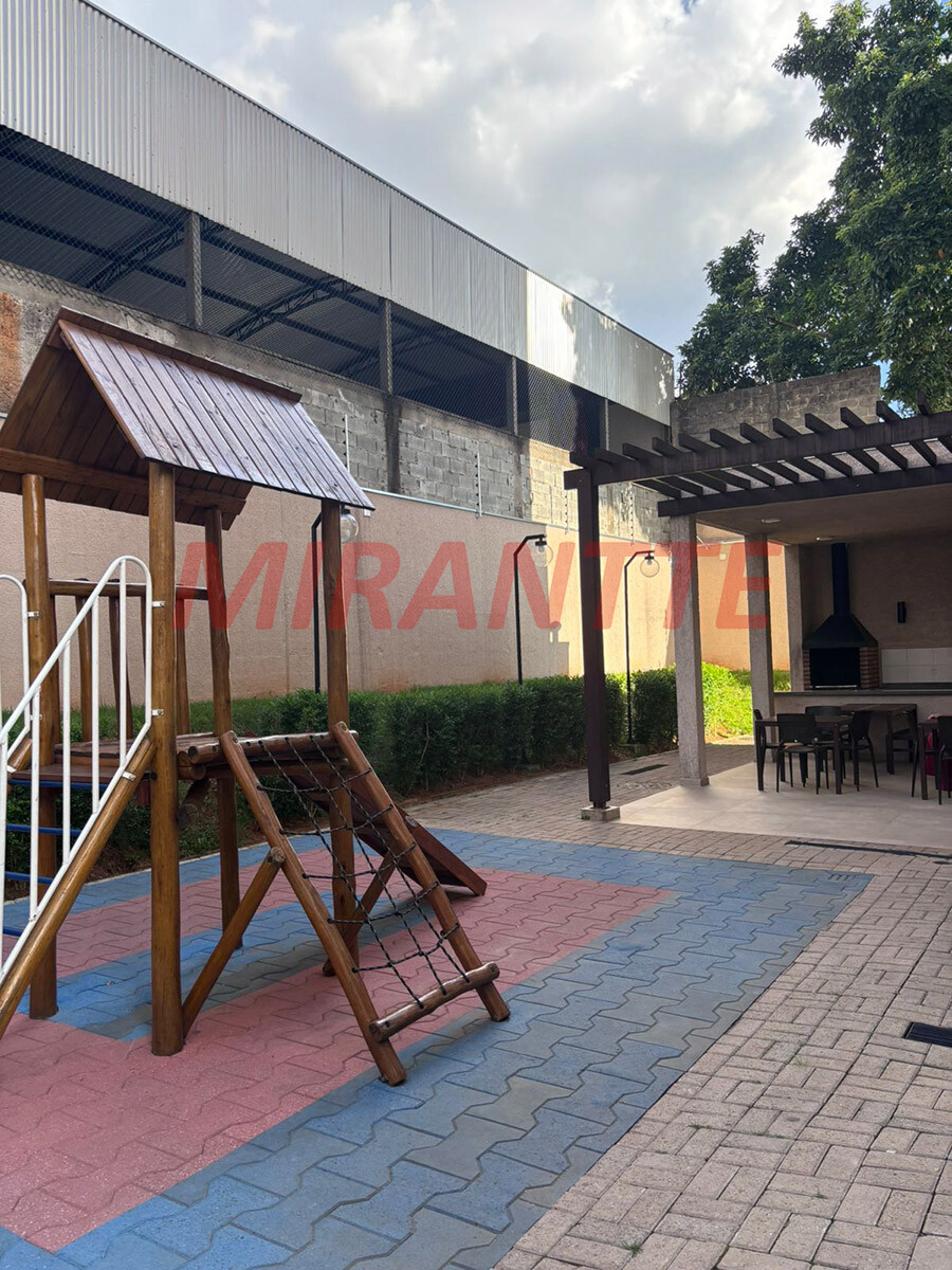 Apartamento de 38m² com 2 quartos em Parque Vitória