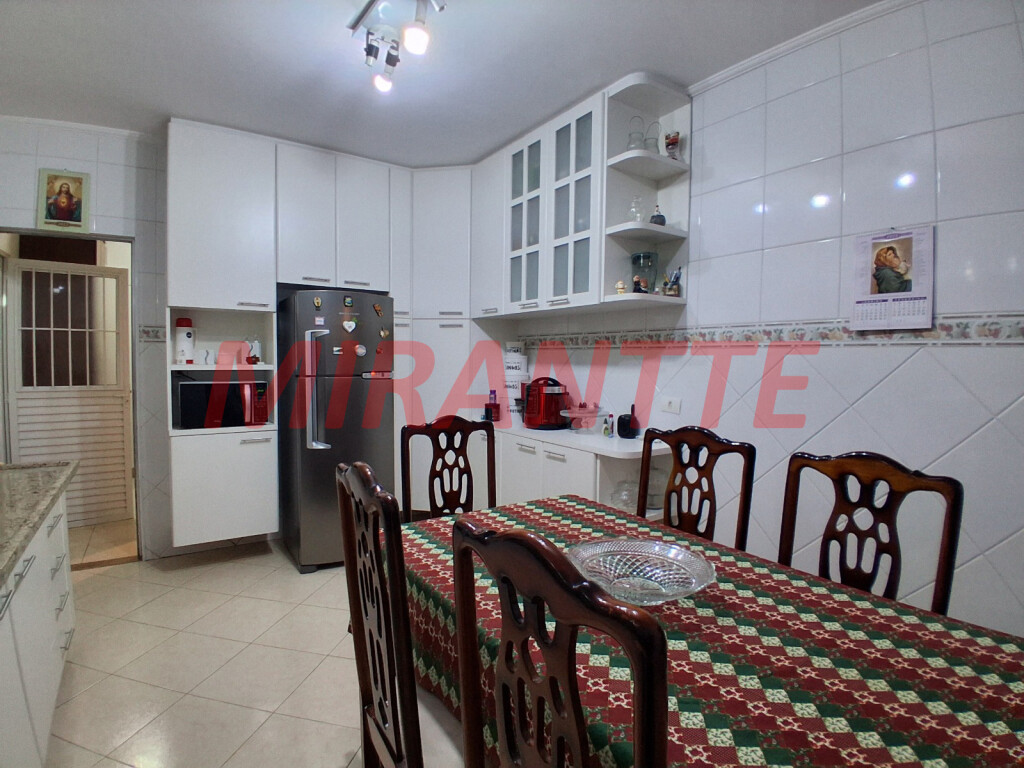 Sobrado de 124m² com 4 quartos em Parada Inglesa