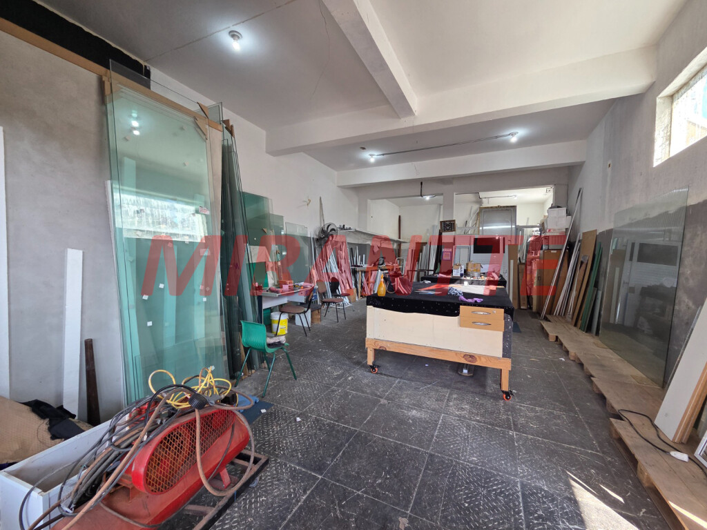 Sobrado de 296m² com 2 quartos em Limão