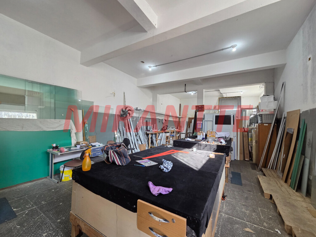 Sobrado de 296m² com 2 quartos em Limão