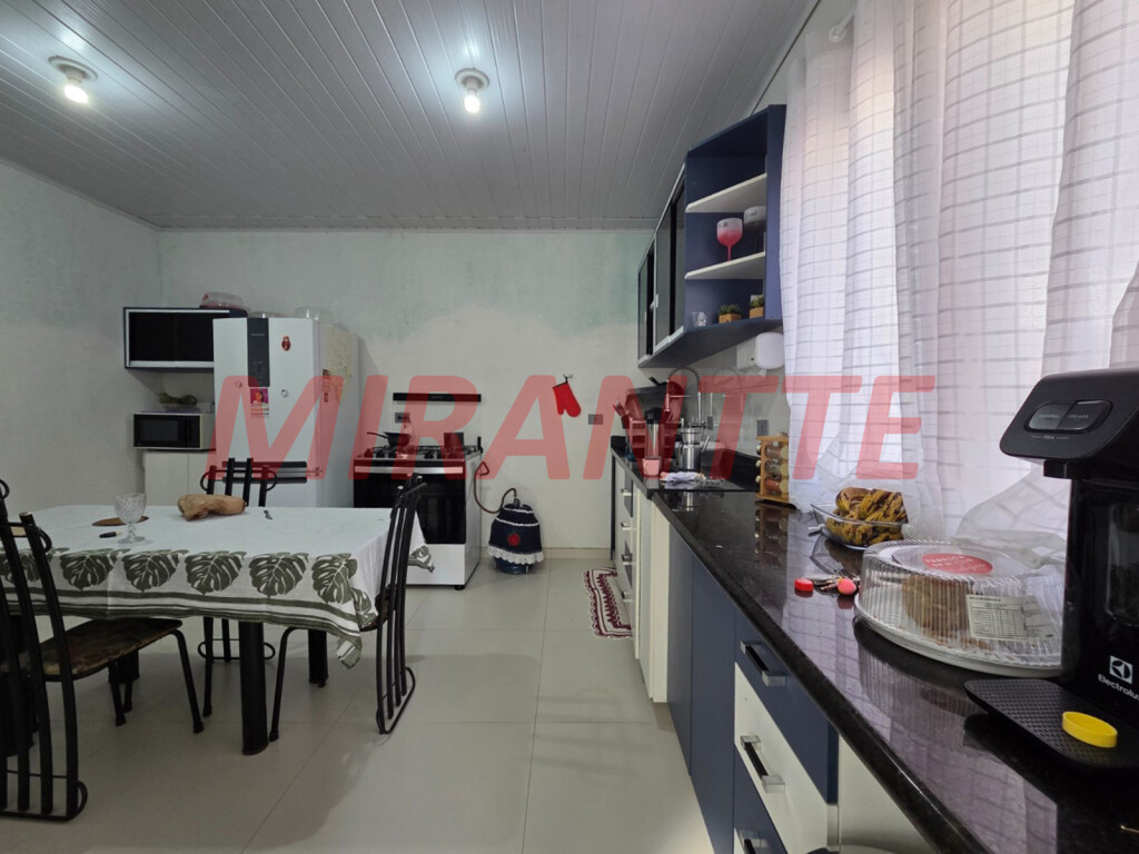 Sobrado de 296m² com 2 quartos em Limão
