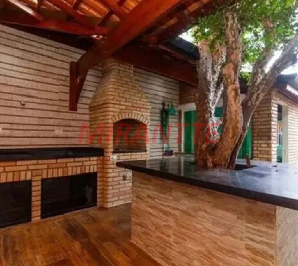 Sobrado de 270m² com 3 quartos em Chora Menino