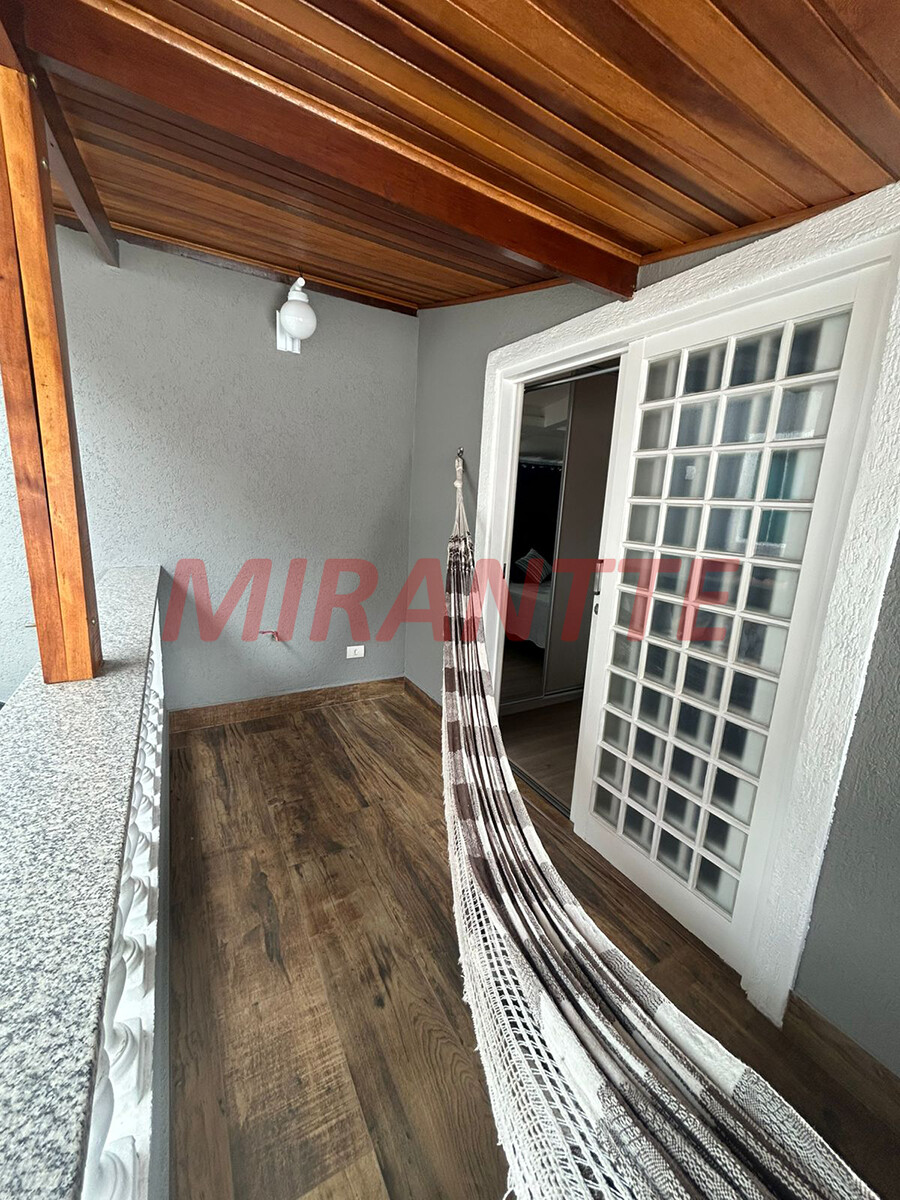 Sobrado de 270m² com 3 quartos em Chora Menino