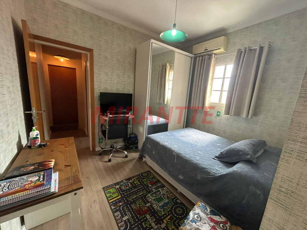 Sobrado de 270m² com 3 quartos em Chora Menino