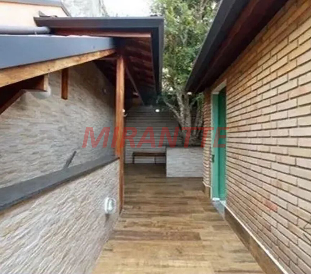 Sobrado de 270m² com 3 quartos em Chora Menino