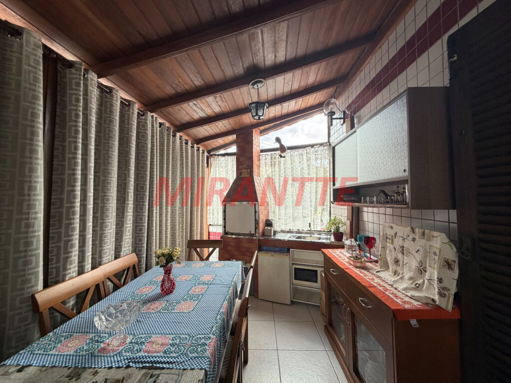 Sobrado de 560m² com 4 quartos em Santana