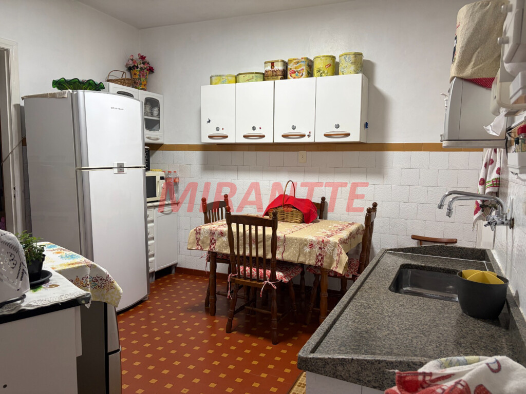 Sobrado de 560m² com 4 quartos em Santana