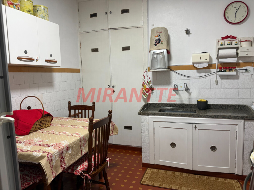 Sobrado de 560m² com 4 quartos em Santana