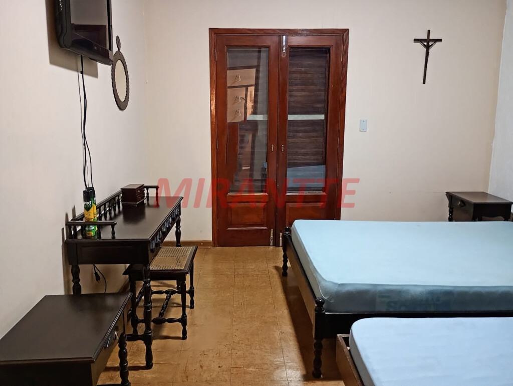 Cond. fechado de 330m² com 3 quartos em Pirucaia
