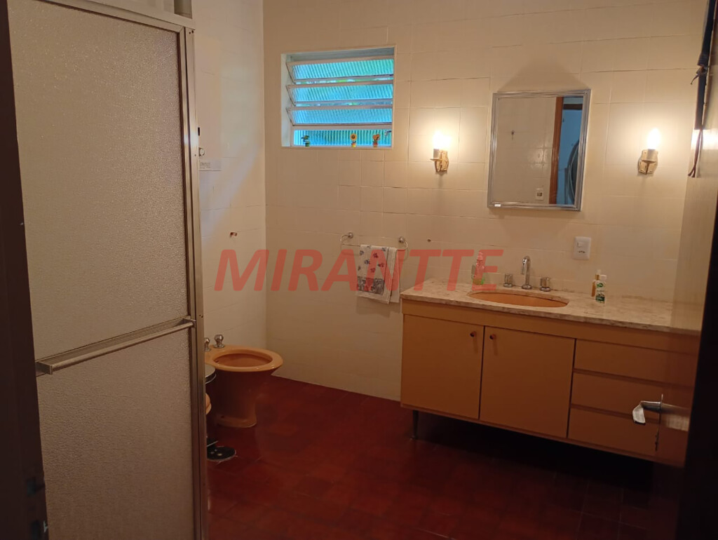 Cond. fechado de 330m² com 3 quartos em Pirucaia