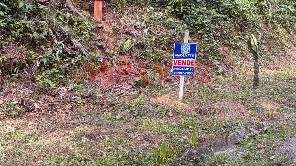 Terreno de 1751m² em Serra da Cantareira