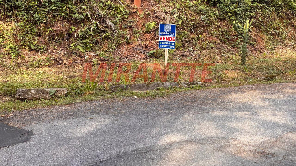 Terreno de 1751m² em Serra da Cantareira