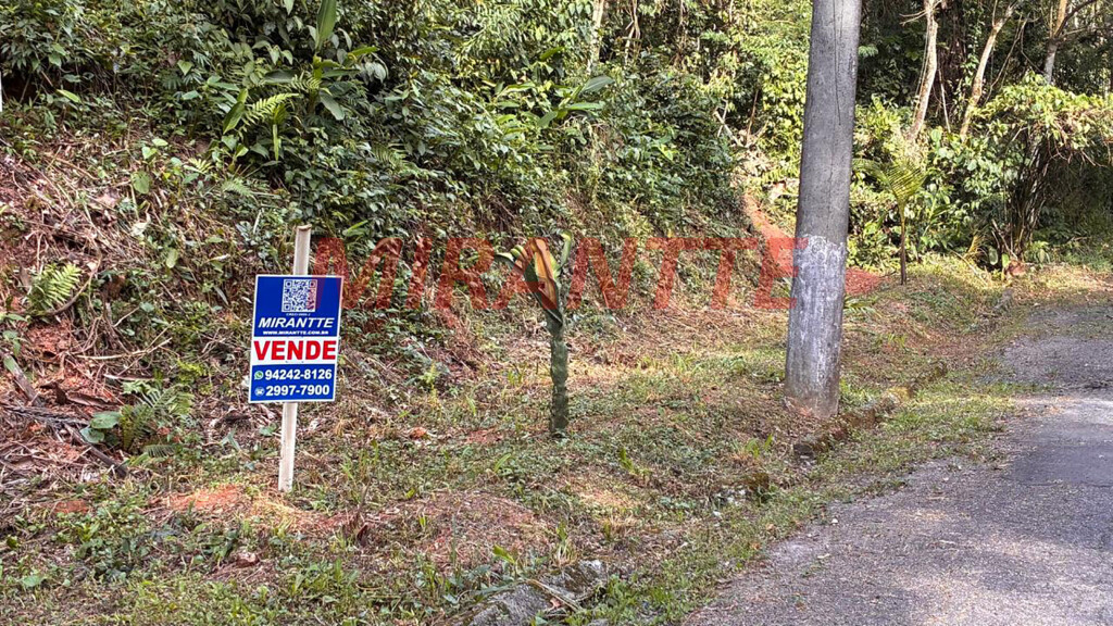 Terreno de 1751m² em Serra da Cantareira