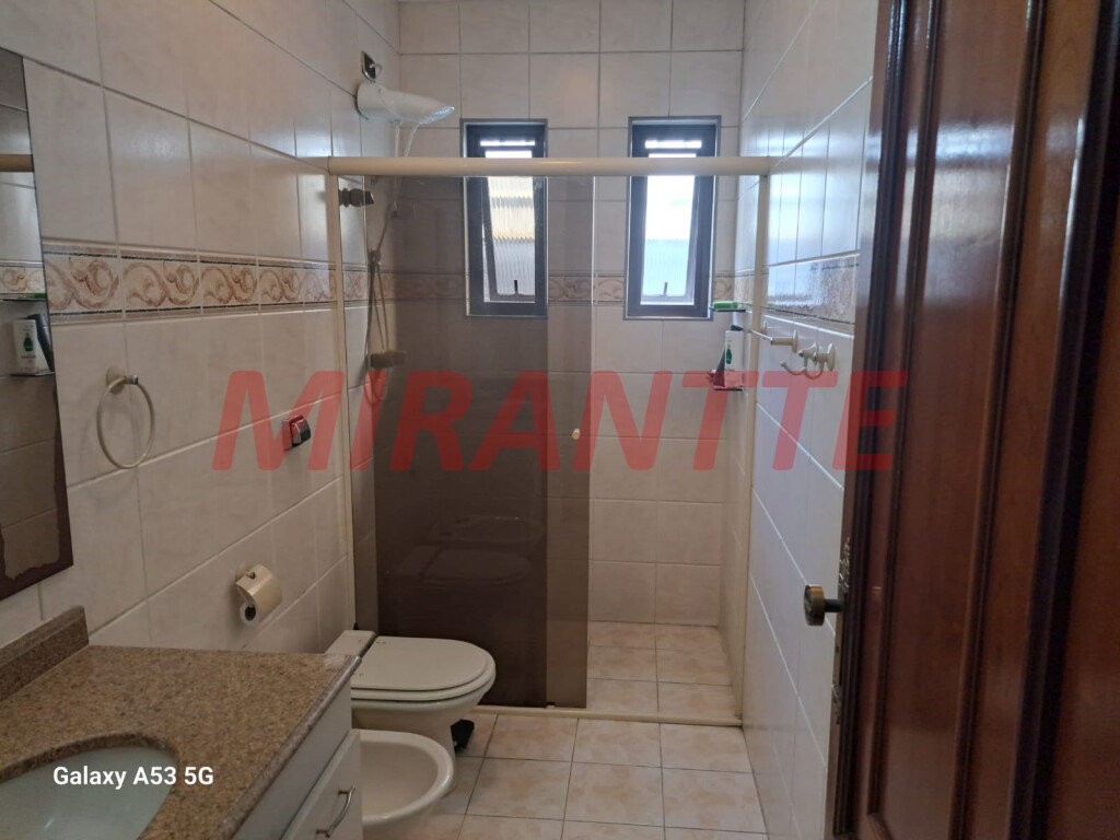 Sobrado de 207m² com 4 quartos em Santana