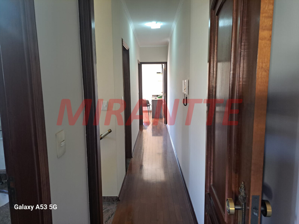 Sobrado de 207m² com 4 quartos em Santana