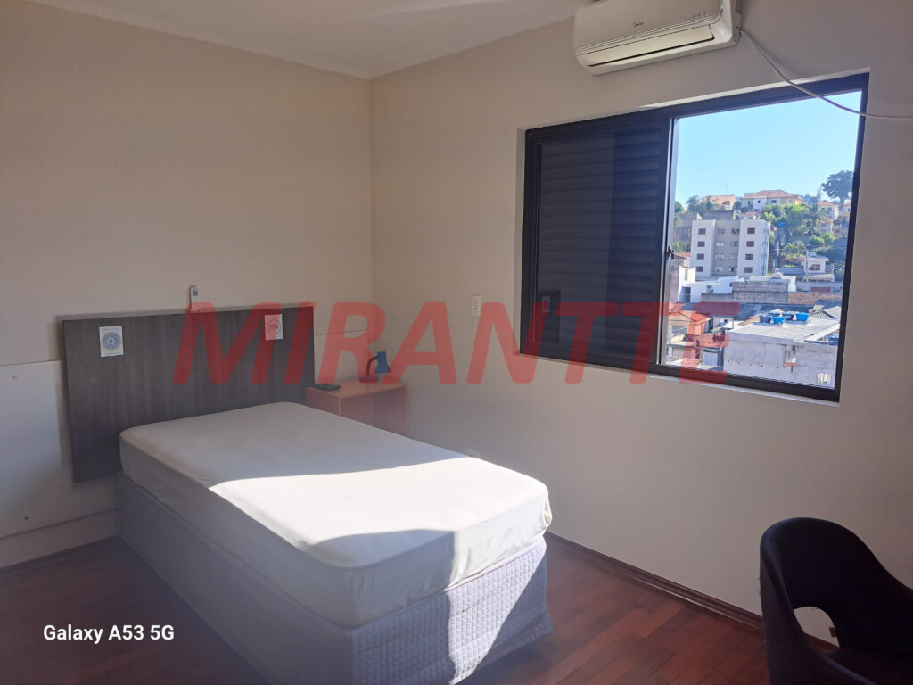Sobrado de 207m² com 4 quartos em Santana