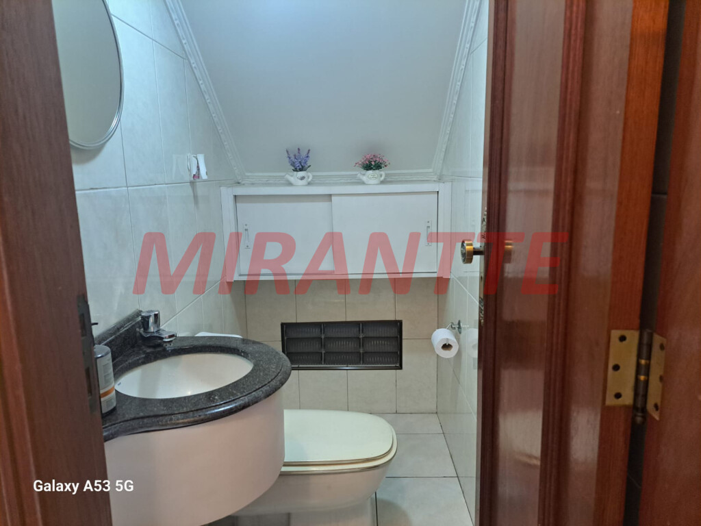 Sobrado de 207m² com 4 quartos em Santana