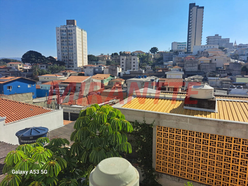 Sobrado de 207m² com 4 quartos em Santana