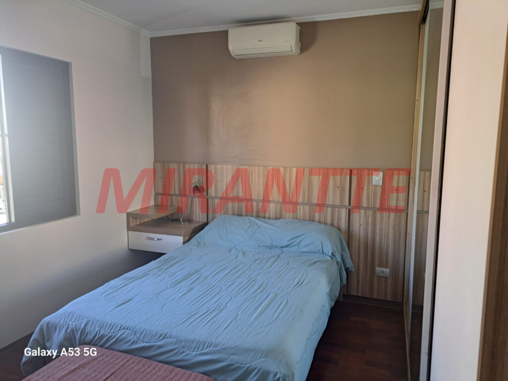 Sobrado de 207m² com 4 quartos em Santana