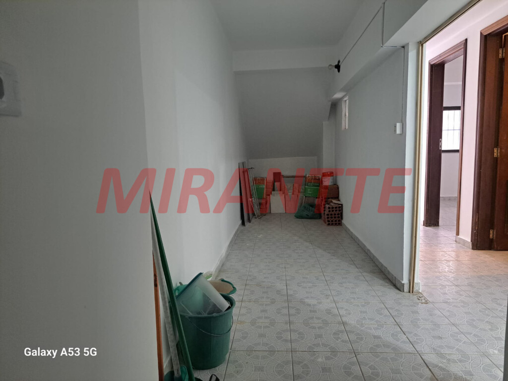 Sobrado de 207m² com 4 quartos em Santana
