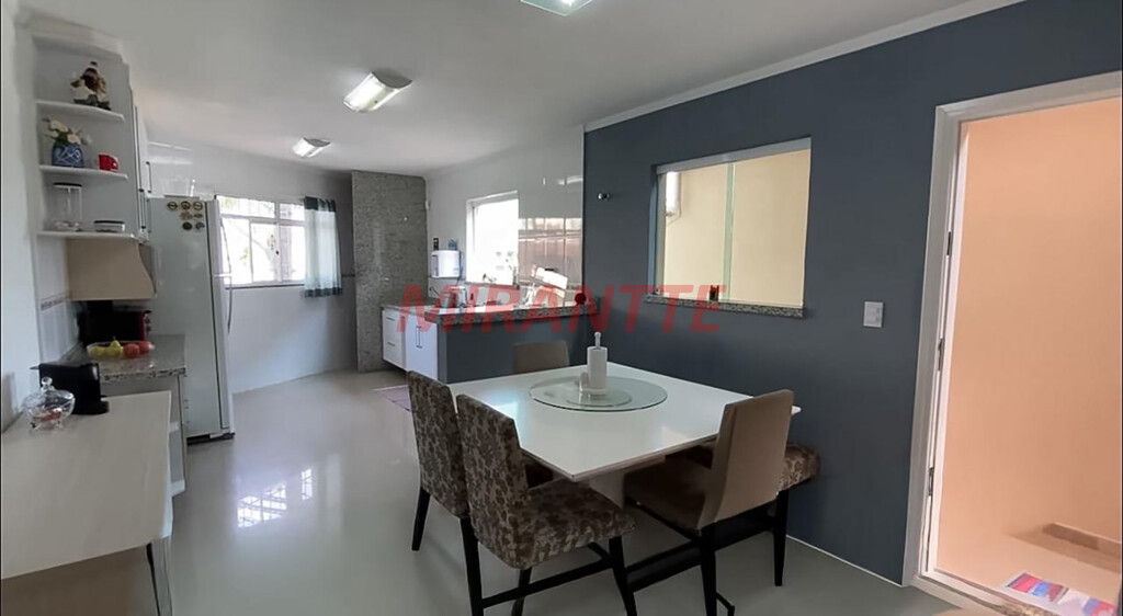Sobrado de 122m² com 3 quartos em Parque Casa De Pedra