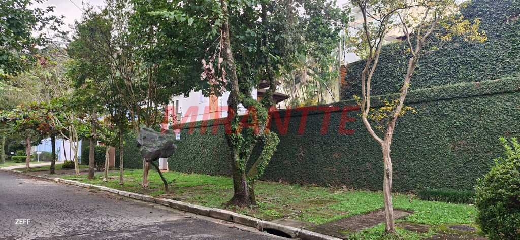 Sobrado com 5 quartos em Vila Albertina