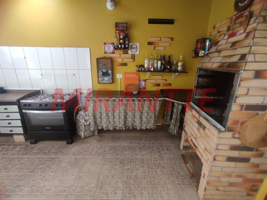 Casa terrea de 200m² com 7 quartos em Casa Verde Alta