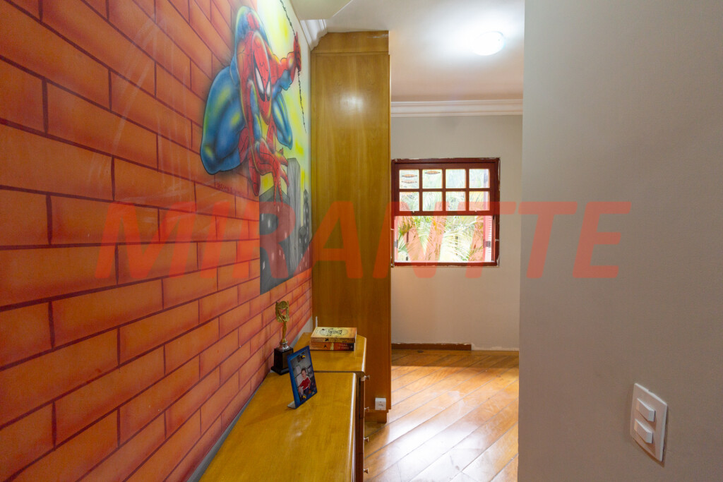 Cond. fechado de 110m² com 3 quartos em Horto Florestal