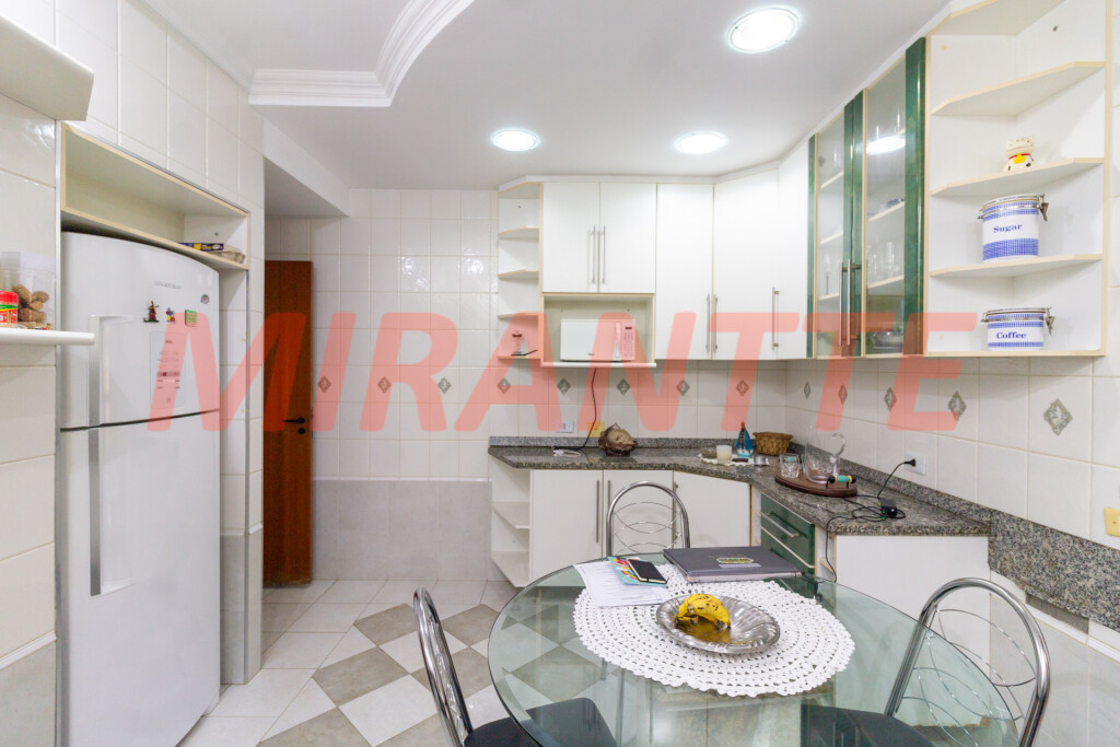 Cond. fechado de 110m² com 3 quartos em Horto Florestal