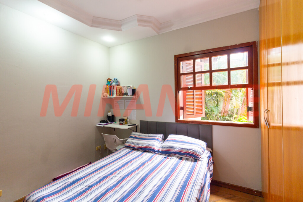 Cond. fechado de 110m² com 3 quartos em Horto Florestal