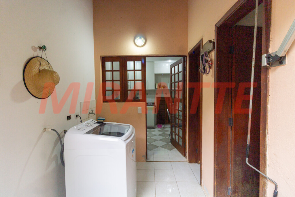 Cond. fechado de 110m² com 3 quartos em Horto Florestal