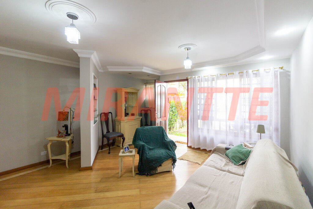 Cond. fechado de 110m² com 3 quartos em Horto Florestal