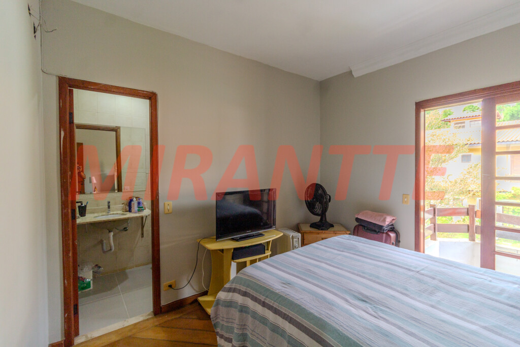 Cond. fechado de 110m² com 3 quartos em Horto Florestal