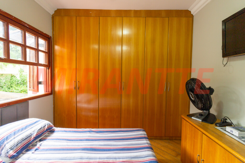 Cond. fechado de 110m² com 3 quartos em Horto Florestal
