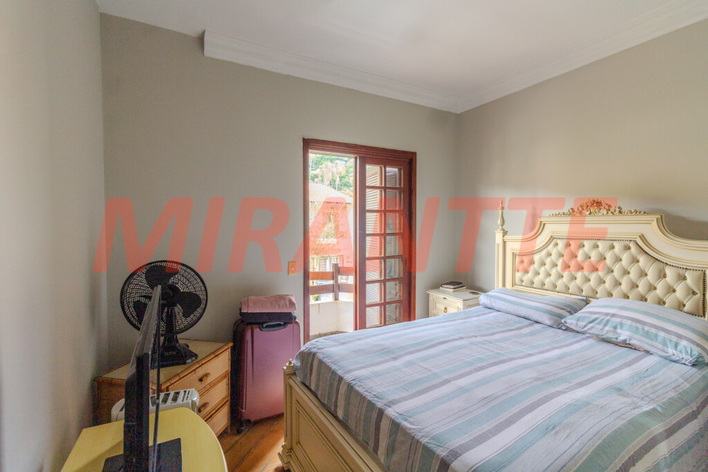Cond. fechado de 110m² com 3 quartos em Horto Florestal