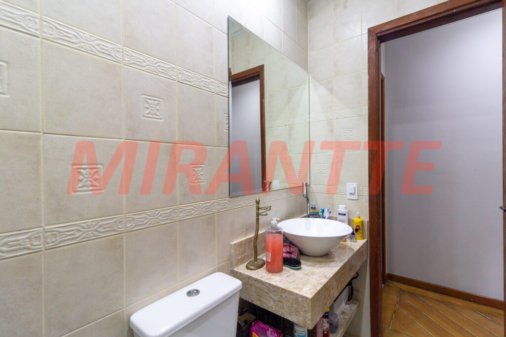 Cond. fechado de 110m² com 3 quartos em Horto Florestal