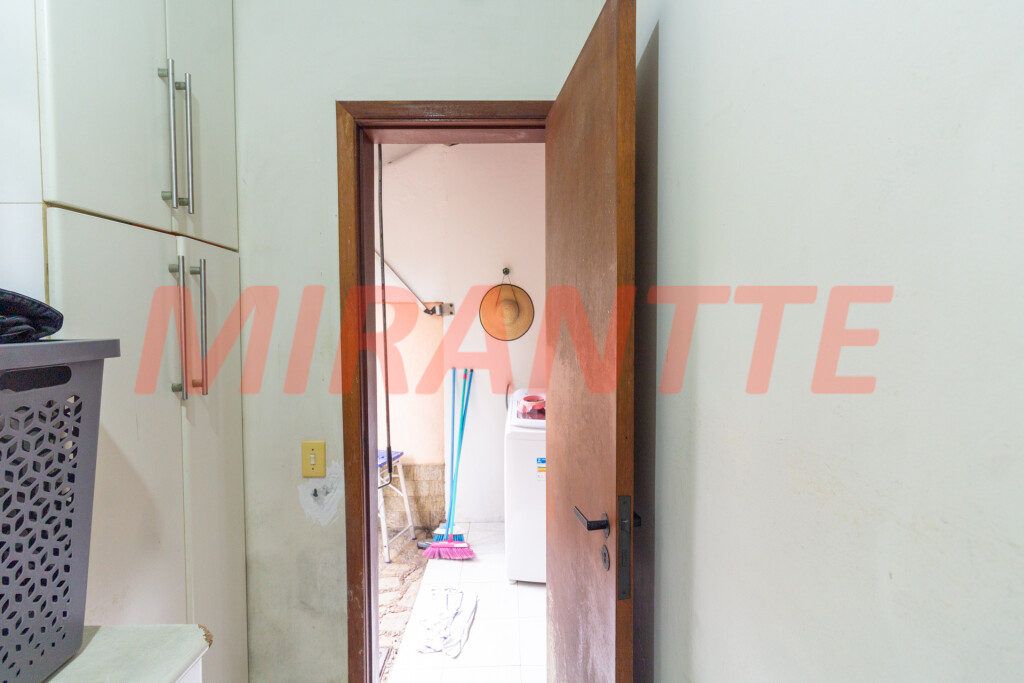 Cond. fechado de 110m² com 3 quartos em Horto Florestal