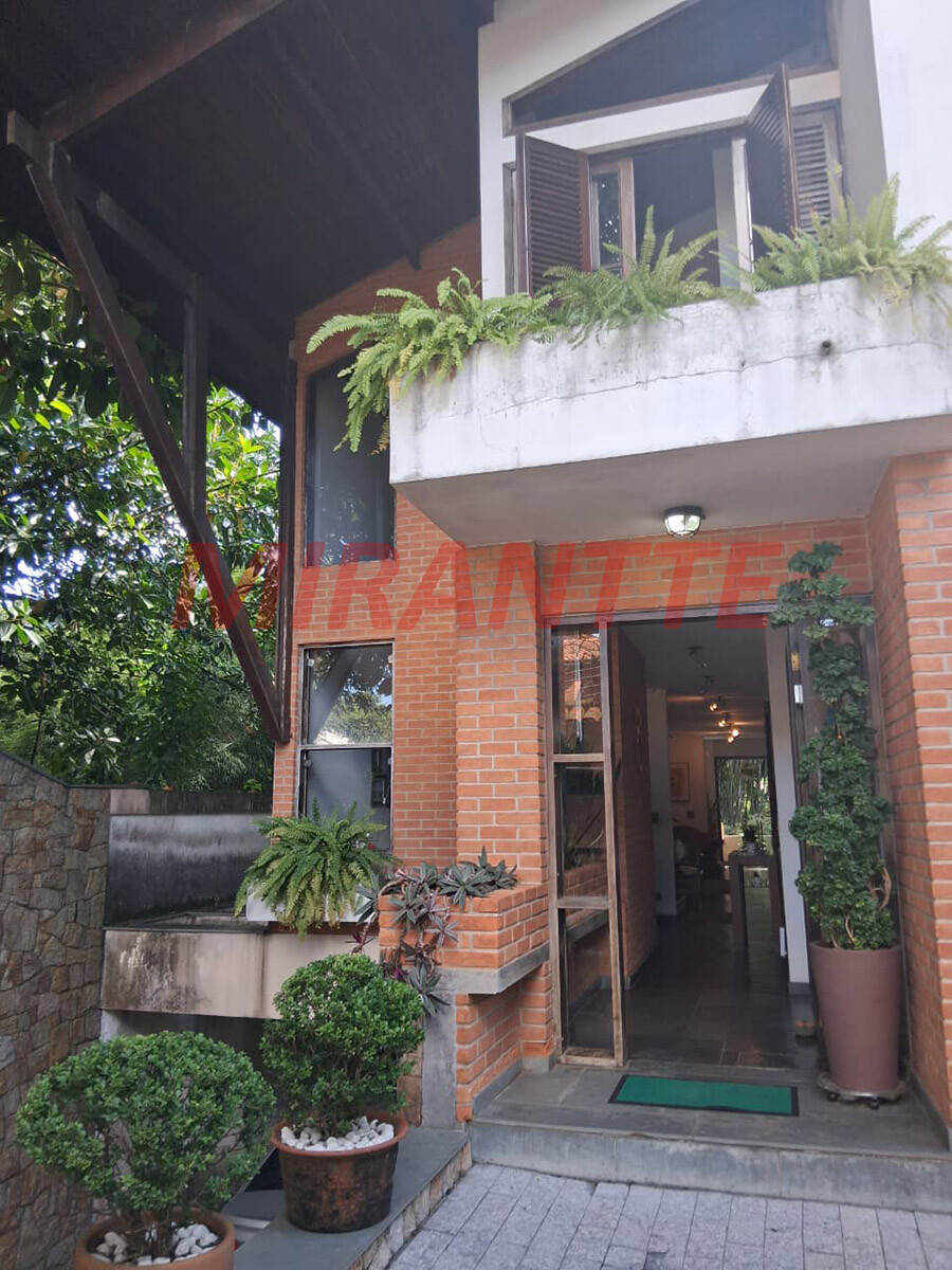 Sobrado de 398m² com 4 quartos em Barro Branco (Zona Norte)