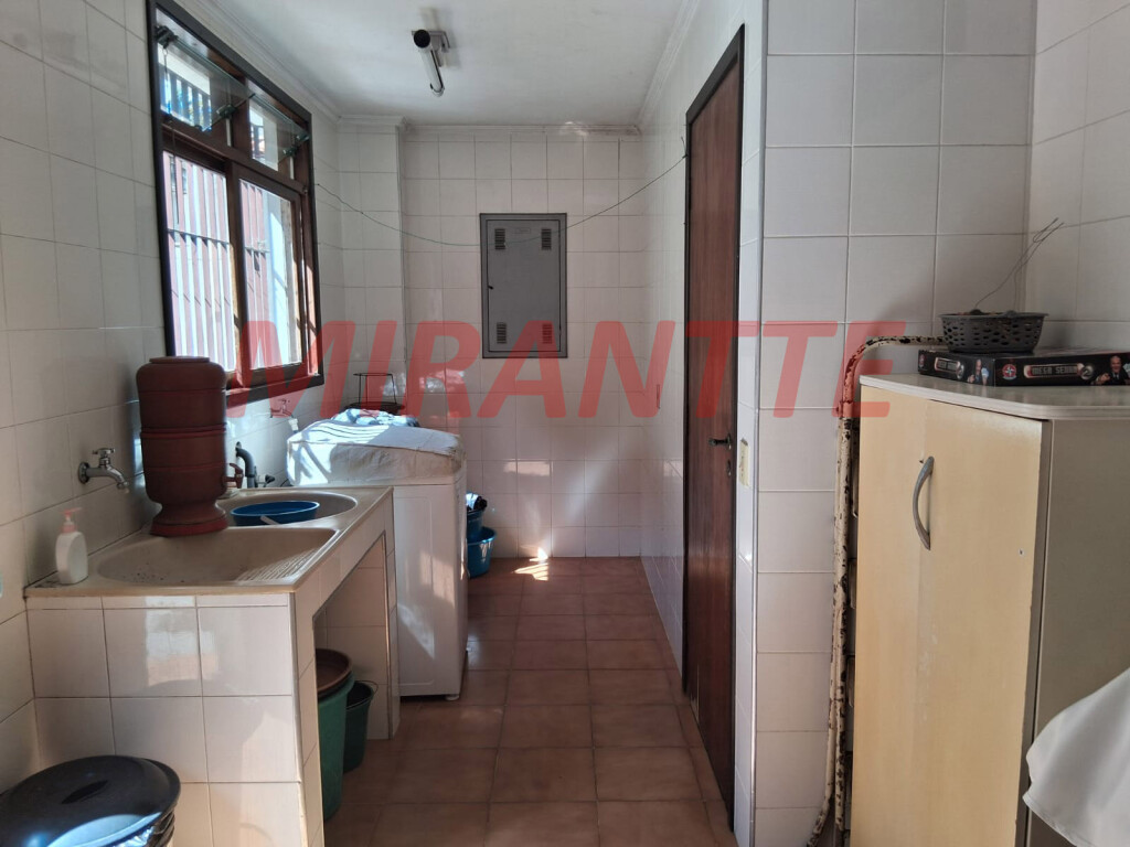 Sobrado de 398m² com 4 quartos em Barro Branco (Zona Norte)