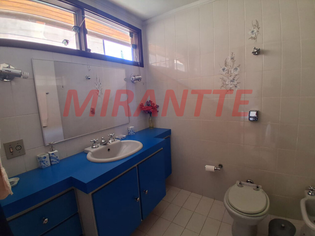 Sobrado de 398m² com 4 quartos em Barro Branco (Zona Norte)