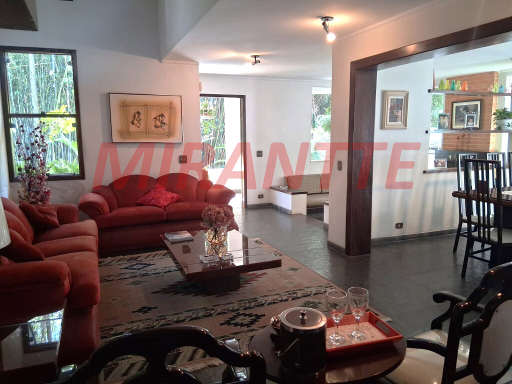Sobrado de 398m² com 4 quartos em Barro Branco (Zona Norte)