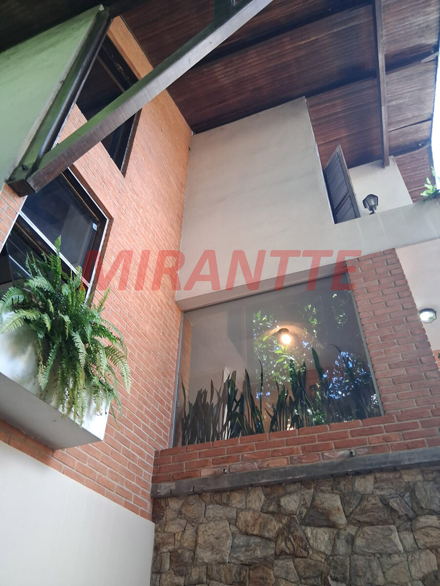 Sobrado de 398m² com 4 quartos em Barro Branco (Zona Norte)