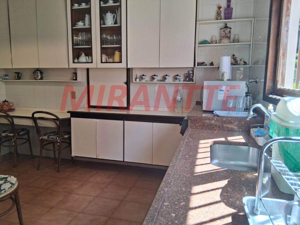 Sobrado de 398m² com 4 quartos em Barro Branco (Zona Norte)