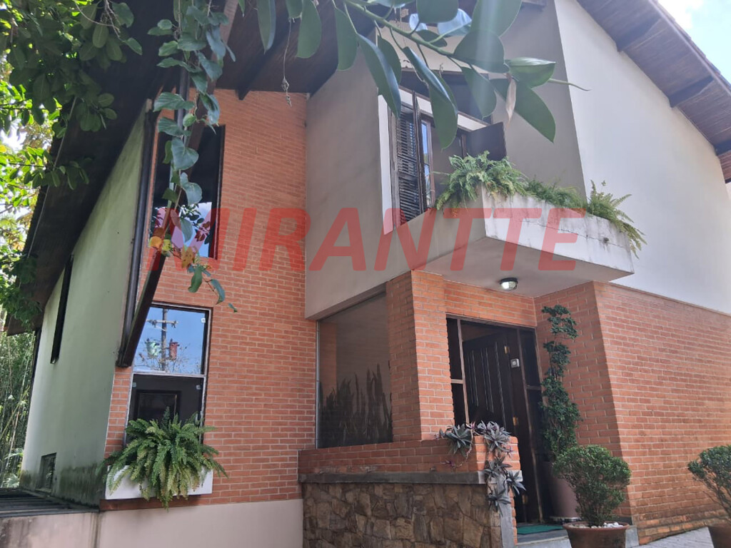 Sobrado de 398m² com 4 quartos em Barro Branco (Zona Norte)