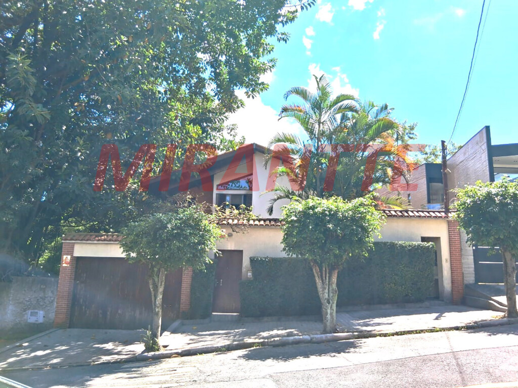Sobrado de 398m² com 4 quartos em Barro Branco (Zona Norte)